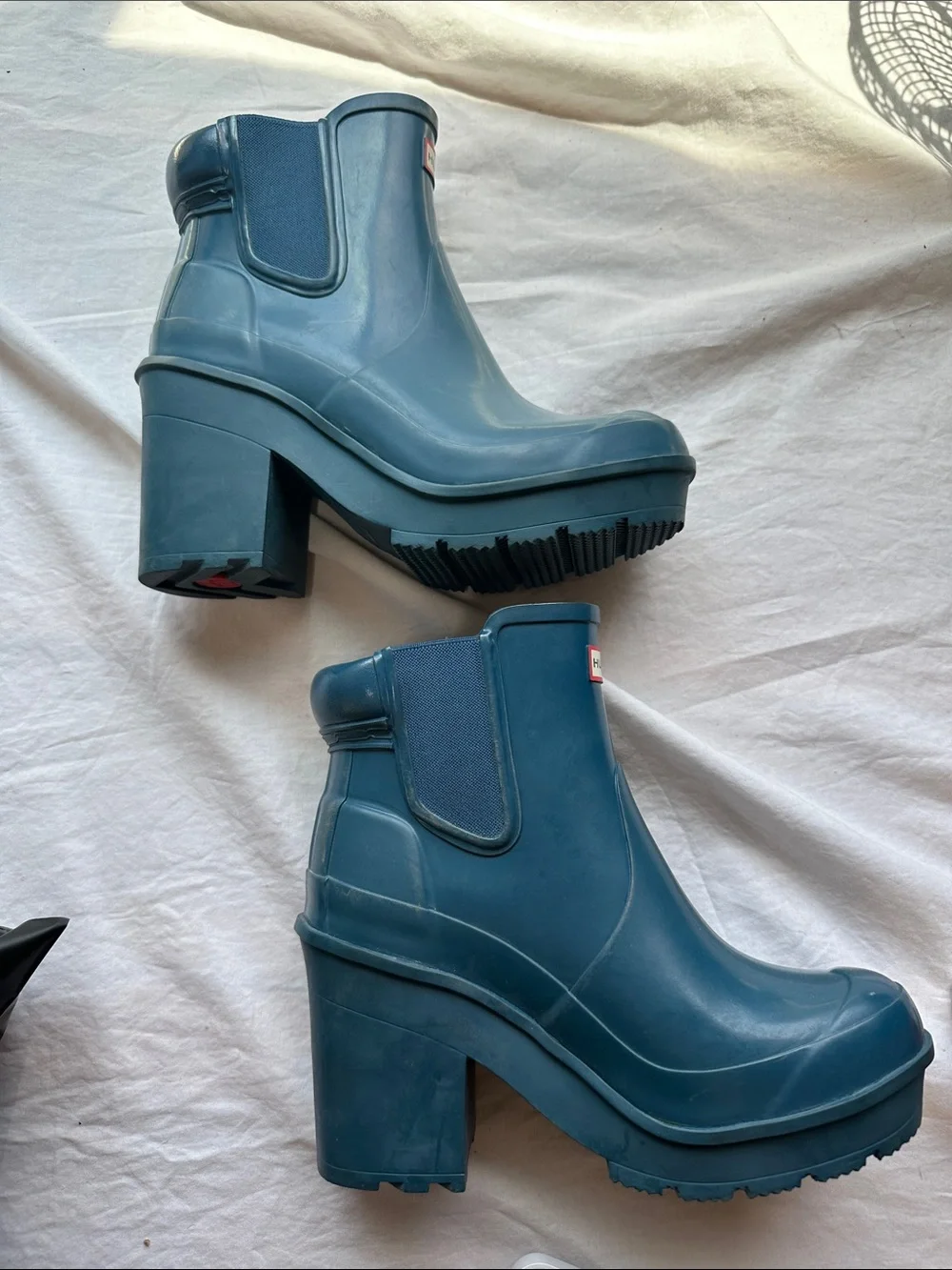 Hunter Originally Chunky Block Heel Chelsea Rubber Ankle Boot in Cerulean blue